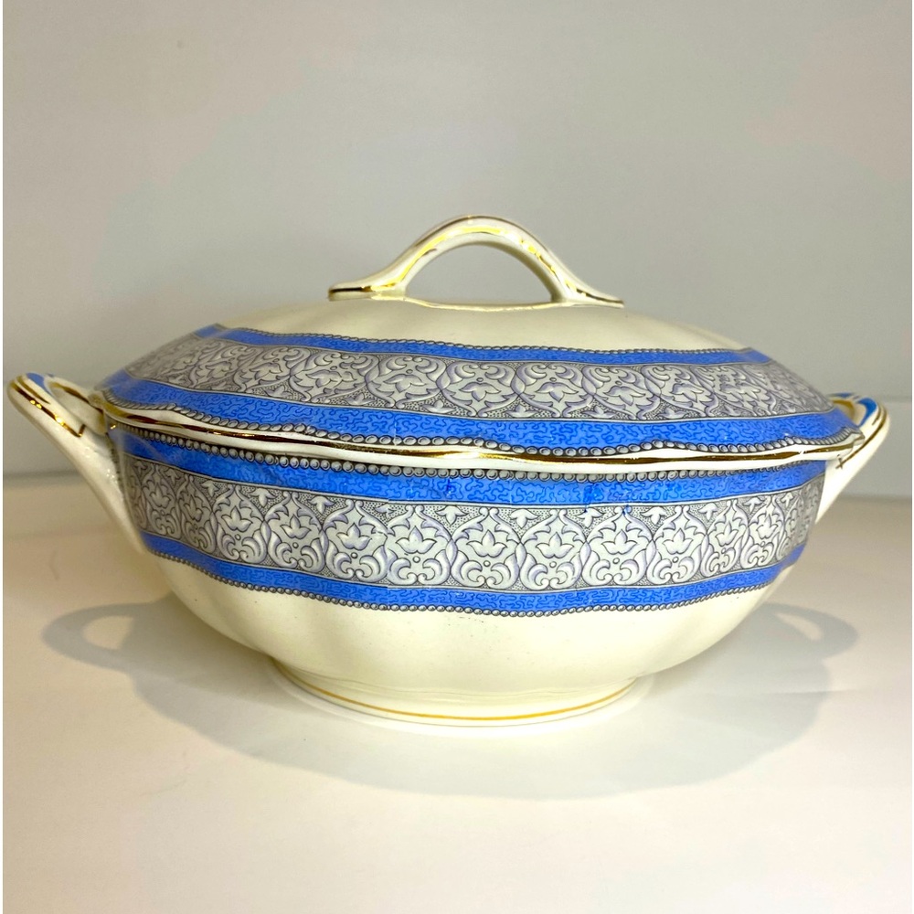 Gringley England Covered  Two Handle Serving Dish Bowl Tureen Casserole EUC VTG